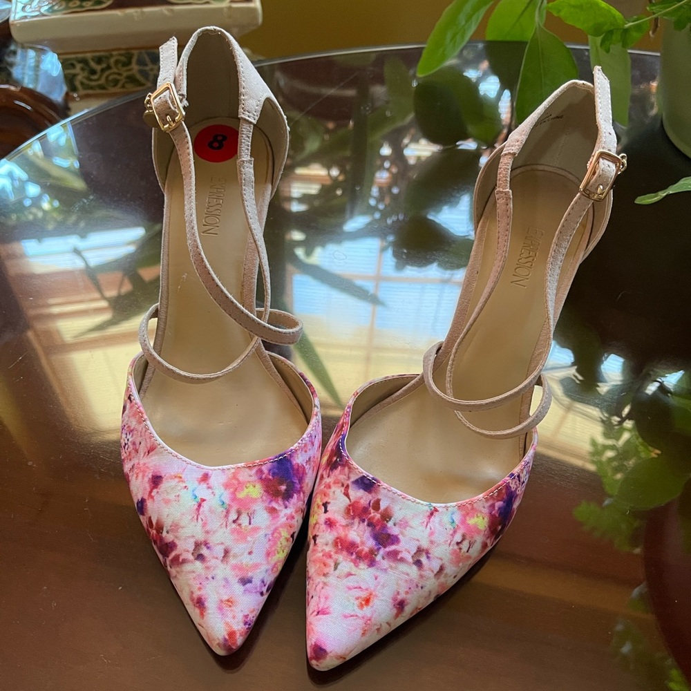 Expression High heels Floral Pink sandals in Size 8